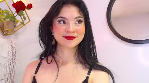 naamah_b online show from December 16, 1:43 pm