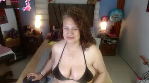 nadia_84 online show from May 11, 1:02 pm