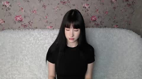 Naemi online show from May 9, 3:14 pm