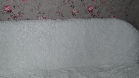 Naemi online show from May 13, 8:03 pm