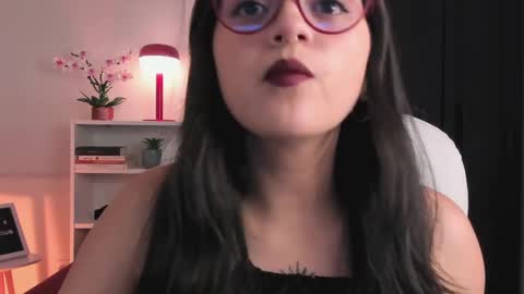 Nahia INDEPENDENT MODEL P online show from April 2, 11:13 pm