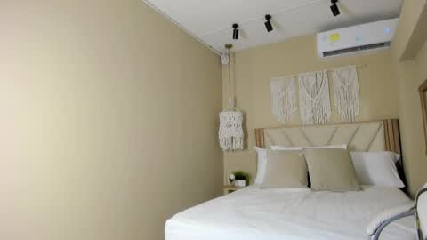 Nahimi online show from April 4, 7:02 pm