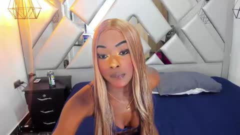 Nahomi  online show from January 18, 6:10 am