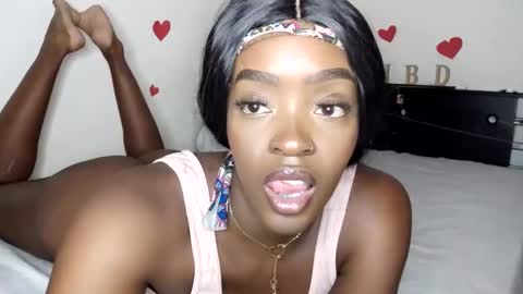 Snapshot of nahomy_smiith chatting on February 24, 7:52 pm Nahomy online show from February 24, 7:52 pm