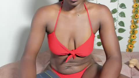 Nahomy  online show from May 27, 1:57 am