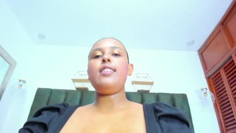 Nahomy online show from May 5, 8:23 pm