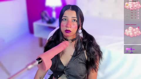 Nahomy Roberts online show from January 11, 12:50 pm