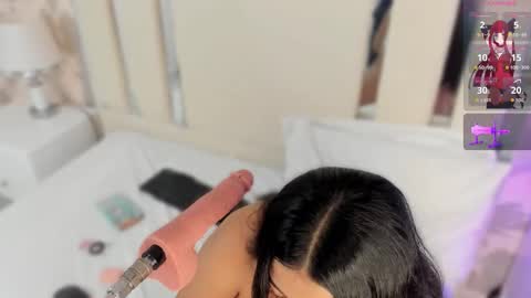 Nahomy Roberts online show from December 3, 12:40 pm