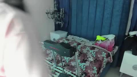 nai_blue online show from October 1, 2:49 am
