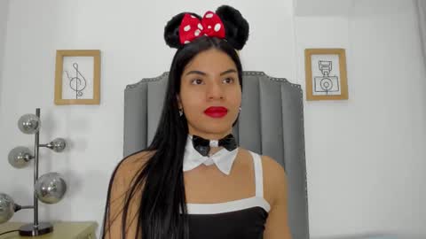 naia_cox online show from November 30, 4:05 am