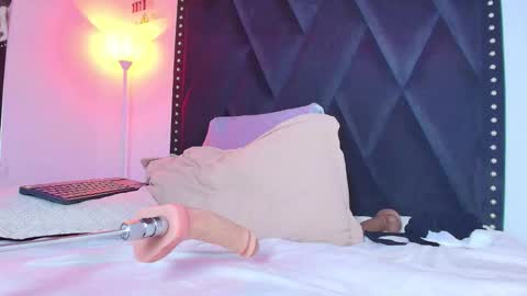 Naia x online show from February 7, 11:08 pm