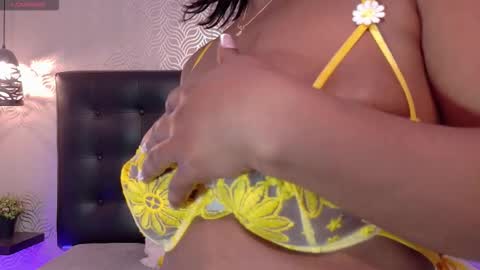 naiaramasson_ online show from February 28, 1:10 pm