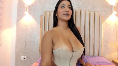 Naisha Rousell online show from October 17, 10:13 pm