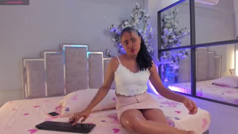 nalapalmer online show from February 8, 7:50 pm