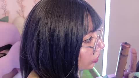 nami_usagi online show from May 20, 7:11 pm