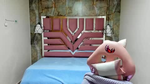 nami_usagi online show from December 6, 11:22 am