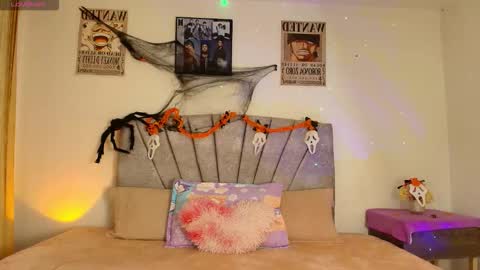 NamiThompson online show from October 28, 11:09 pm