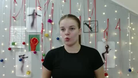 Nana online show from November 20, 9:21 am