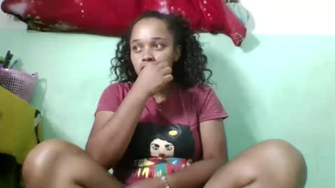 nandrianina416143 online show from May 4, 9:02 am