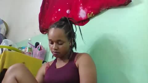 nandrianina416143 online show from May 8, 1:58 pm