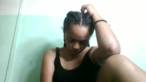 nandrianina416143 online show from May 20, 9:17 am