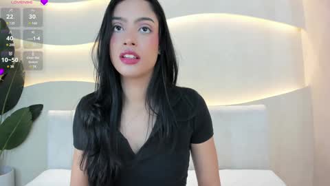 Naomi  online show from December 26, 7:27 pm