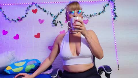 Naomi online show from October 13, 11:13 am