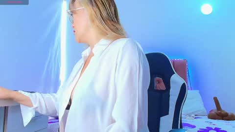 Naomi online show from May 1, 11:57 am