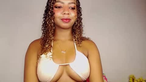Snapshot of naomi_rider77 chatting on September 15, 5:38 am mara Jos online show from September 15, 5:38 am