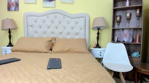naomi_sara online show from September 16, 8:28 pm