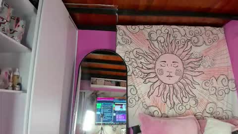 my main account is missnickeloo online show from September 29, 10:59 pm