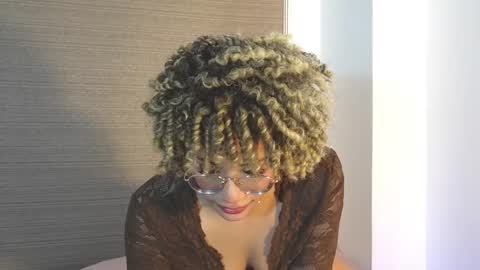 naomidawson online show from November 25, 10:54 pm