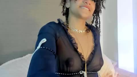 Snapshot of naomidawsonn chatting on October 11, 12:15 am naomidawson online show from October 11, 12:15 am