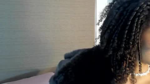 Snapshot of naomidawsonn chatting on October 3, 10:15 pm naomidawson online show from October 3, 10:15 pm