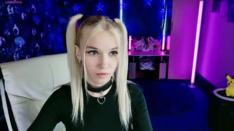 naomihita online show from May 25, 1:32 pm
