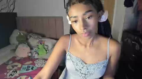 Snapshot of naomii1020 chatting on February 21, 2:39 am Naomii online show from February 21, 2:39 am