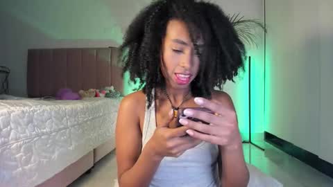 Snapshot of naomii1020 chatting on October 3, 1:22 am Naomii online show from October 3, 1:22 am