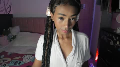 Snapshot of naomii1020 chatting on February 25, 12:58 am Naomii online show from February 25, 12:58 am