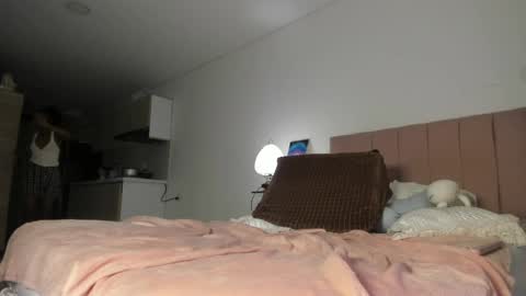 Naomii online show from May 15, 11:40 pm