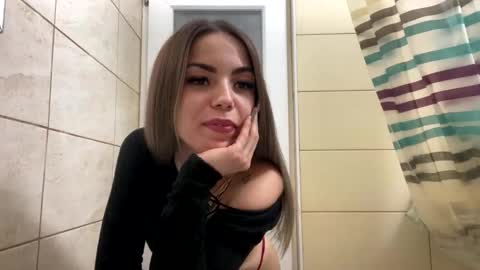 naomirusso online show from October 12, 10:01 pm