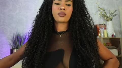 Naomi     online show from May 13, 3:01 am