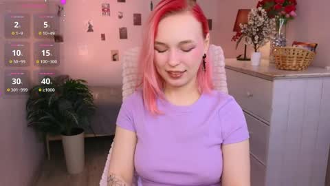 Naomi online show from April 26, 9:01 pm