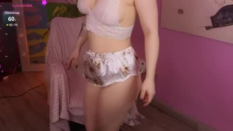 Naomi online show from May 9, 8:55 pm