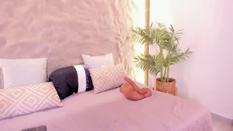 I am Naomy online show from March 25, 8:12 pm