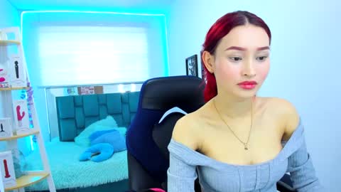 naomy online show from September 23, 8:18 pm