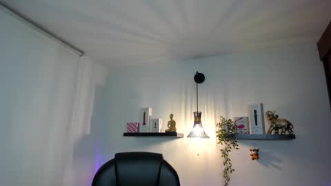 Naomy Stanley online show from May 19, 1:56 am