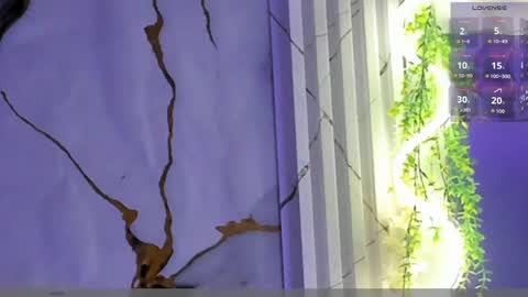 Naomy  online show from May 27, 3:47 am
