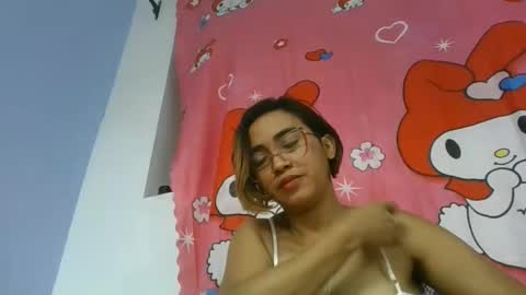 narindra884634 online show from May 22, 2:59 pm