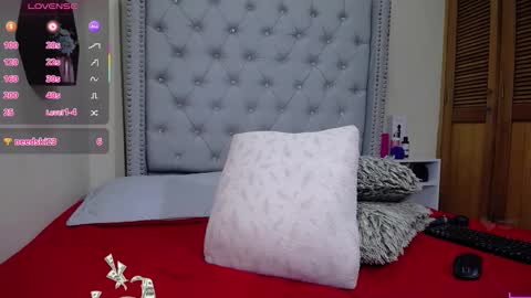 nashajones online show from September 24, 3:33 pm