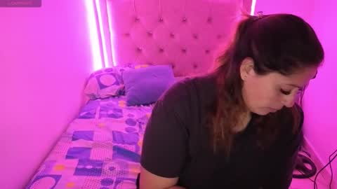 Nasly batista  online show from October 23, 7:14 am